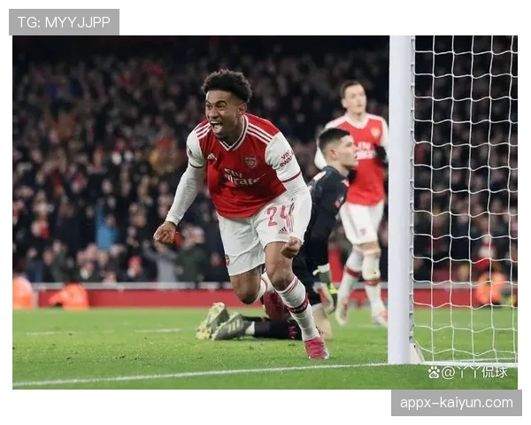 阿森纳客战利兹联：枪手争冠路上的关键考验