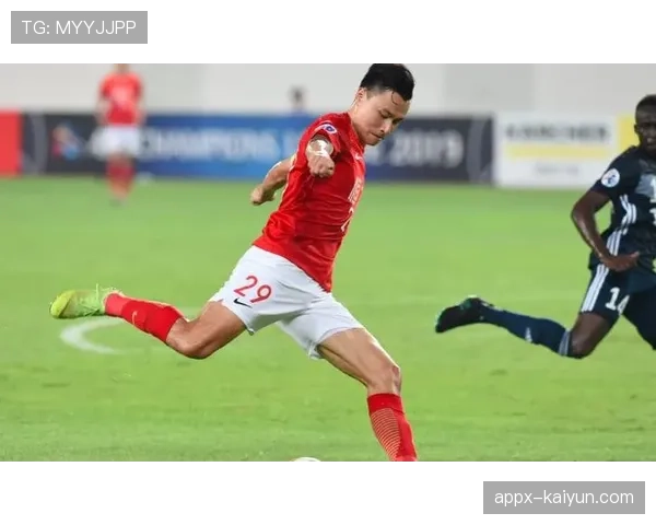 前国脚、深圳队功勋球员郜林宣布退役，将转型进入俱乐部管理层